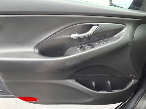 Used 2018 Hyundai Elantra GT w/ Tech Package 03 image 23