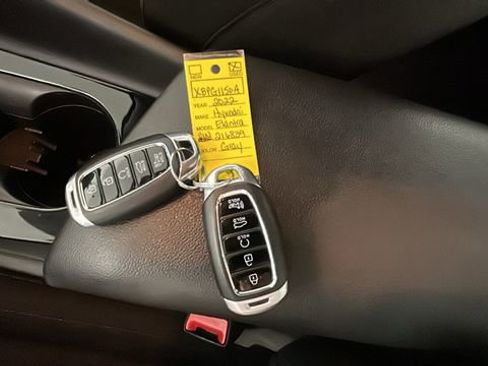 Certified 2022 Hyundai Elantra SEL w/ Convenience Package FWD image 24