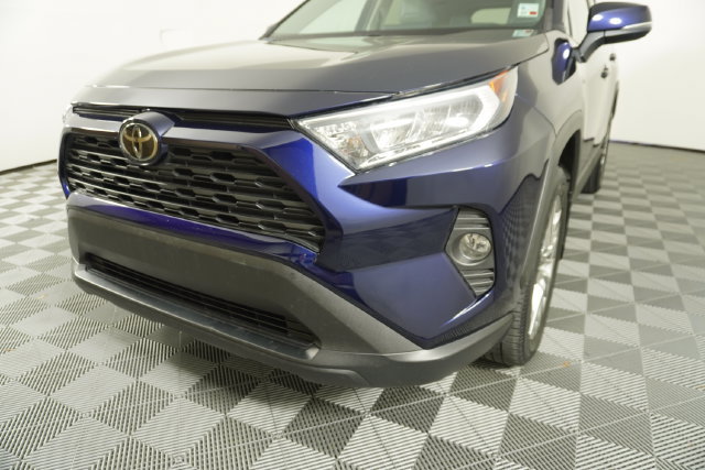 Used 2021 Toyota RAV4 XLE Premium FWD image 11