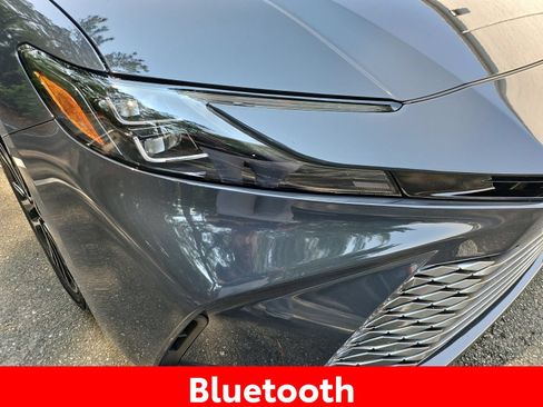 Used 2025 Toyota Camry XLE FWD image 13