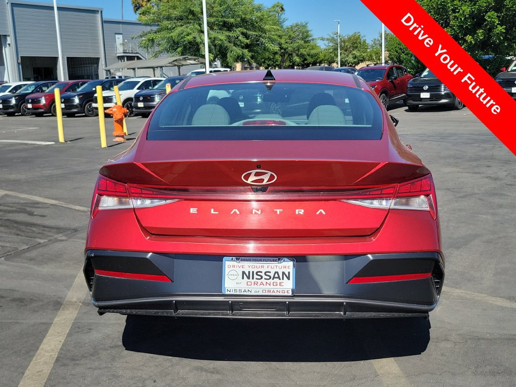 Used 2025 Hyundai Elantra SEL FWD image 29