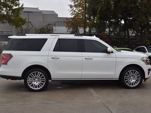 Used 2022 Ford Expedition Max Limited image 6