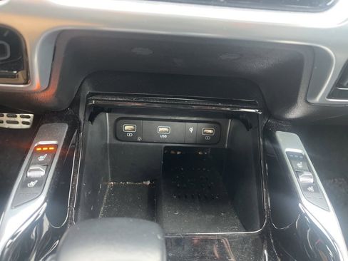 Used 2021 Kia Sorento SX image 18