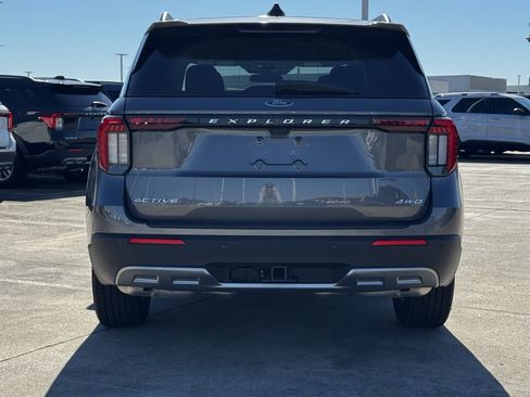 New 2026 Ford Explorer Active w/ Active Comfort Package image 9