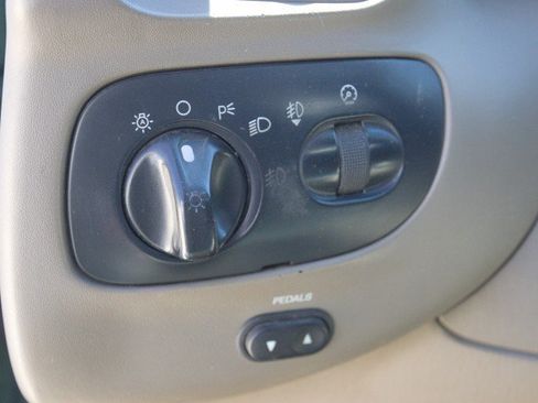 Used 2001 Ford F150 XLT AWD/4WD image 16