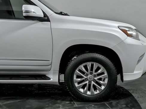Used 2018 Lexus GX 460 image 13