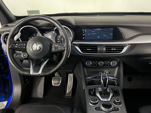 Used 2023 Alfa Romeo Stelvio Veloce image 16
