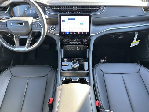 New 2025 Jeep Grand Cherokee L Limited image 11