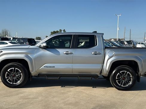 Certified 2024 Toyota Tacoma TRD Sport w/ TRD Sport Upgrade Package image 8