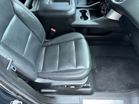 Used 2021 Chevrolet Tahoe Z71 w/ Z71 Off-Road Package image 14