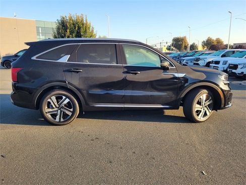 Used 2024 Kia Sorento EX image 3