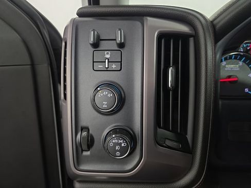 Used 2018 GMC Sierra 2500 SLT w/ Duramax Plus Package AWD/4WD image 20