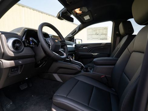 New 2025 Chevrolet Colorado LT w/ LT Convenience Package image 11