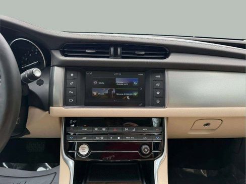 Used 2018 Jaguar XF Prestige AWD/4WD image 14