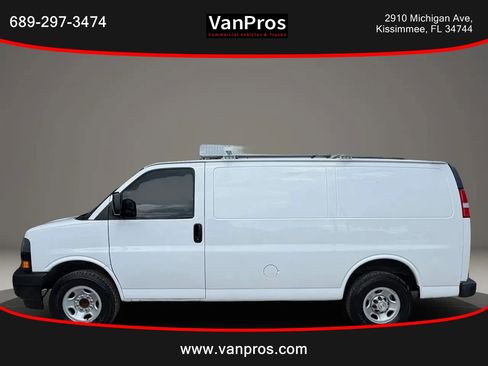 Used 2021 Chevrolet Express 2500 w/ Driver Convenience Package RWD image 2