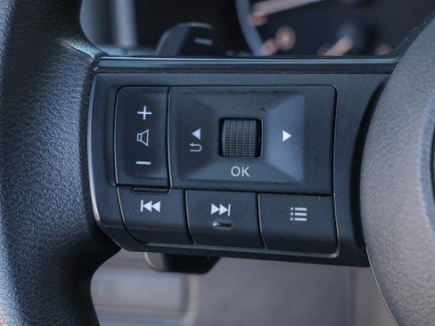 Used 2024 Nissan Rogue S image 23