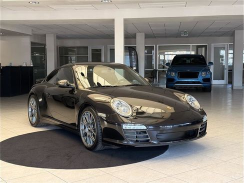 Used 2010 Porsche 911 Carrera S image 3