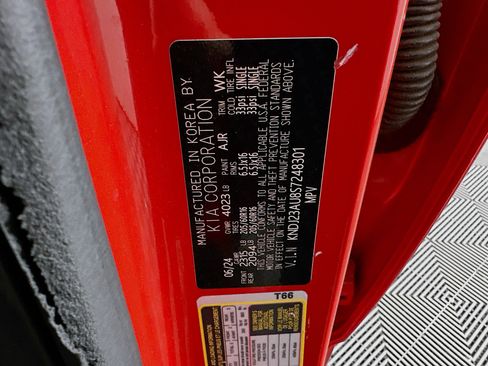 Used 2025 Kia Soul LX w/ LX Technology Package image 12