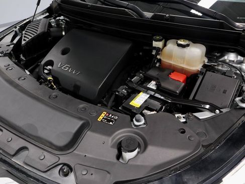 Used 2024 Buick Enclave Premium image 19