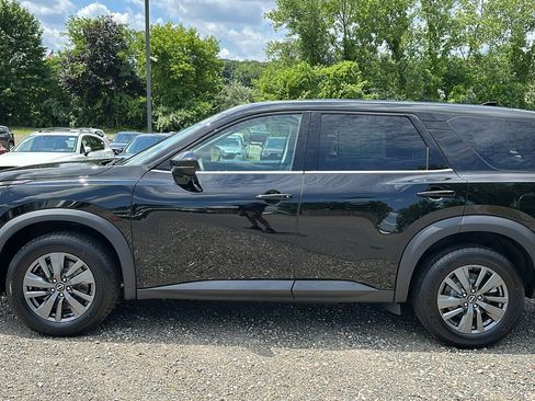 Used 2022 Nissan Pathfinder S image 7