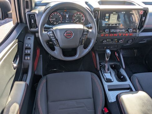 Certified 2025 Nissan Frontier PRO-4X image 11