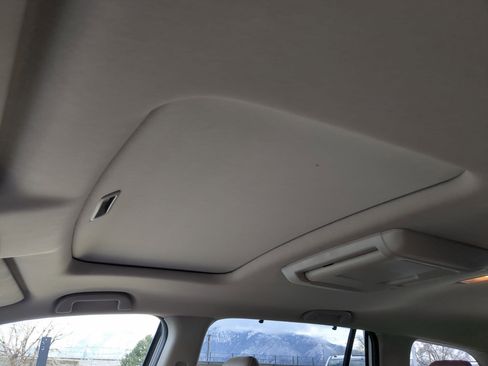 Used 2016 Honda Pilot Touring image 14