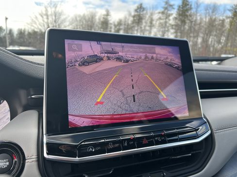 Used 2024 Jeep Compass Limited image 20