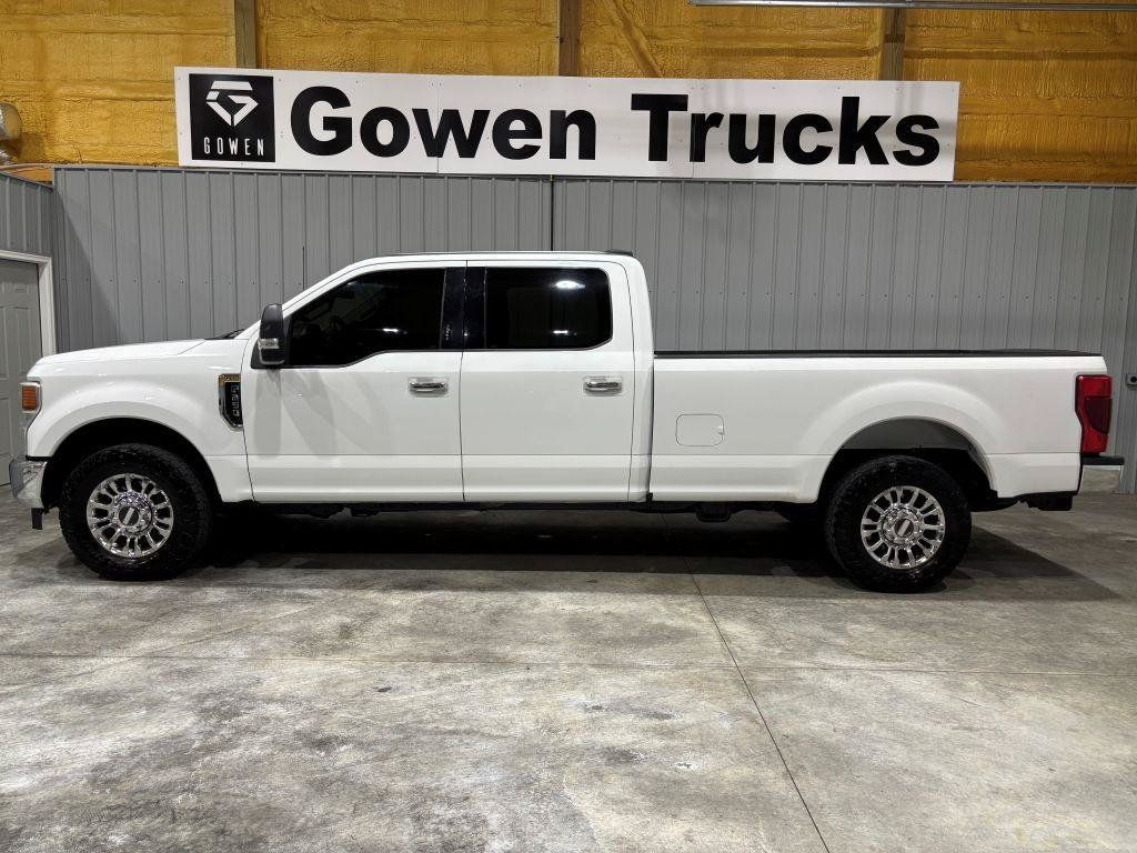 Used 2022 Ford F250 XLT w/ XLT Premium Package RWD image 2