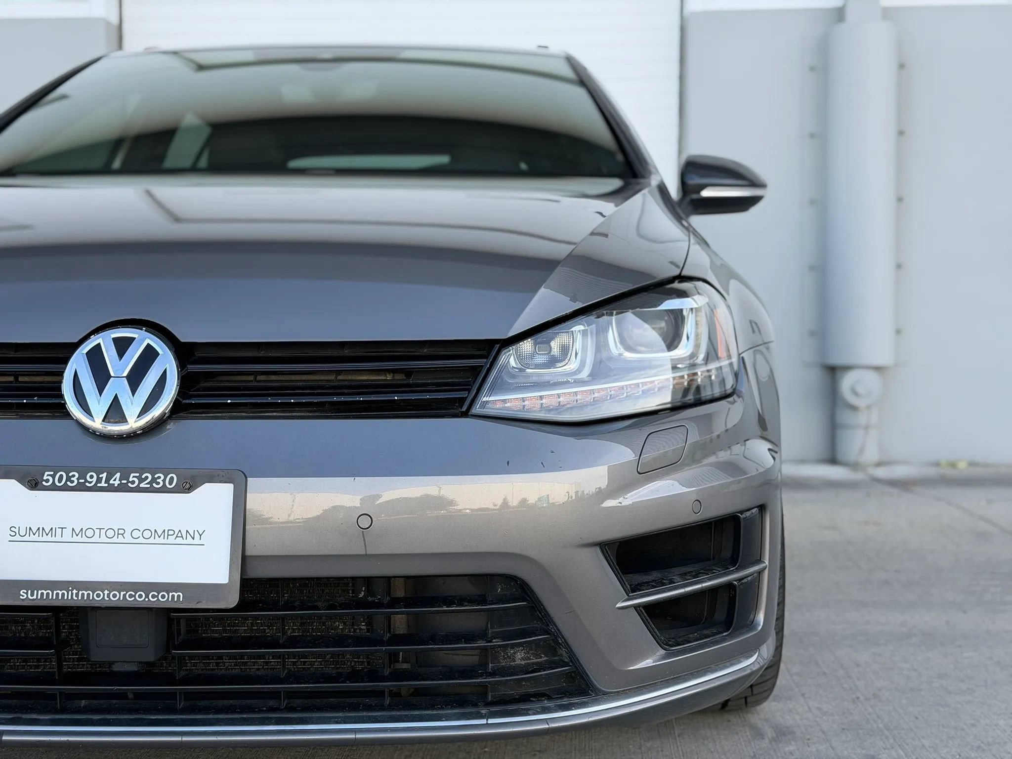 Used 2017 Volkswagen Golf R 4-Door AWD/4WD image 28