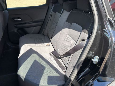 Used 2025 Nissan Kicks SV FWD image 12