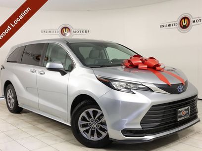 Used 2022 Toyota Sienna LE