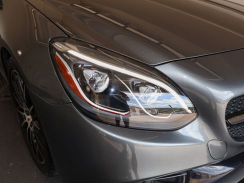 Used 2019 Mercedes-Benz SLC 43 AMG image 41