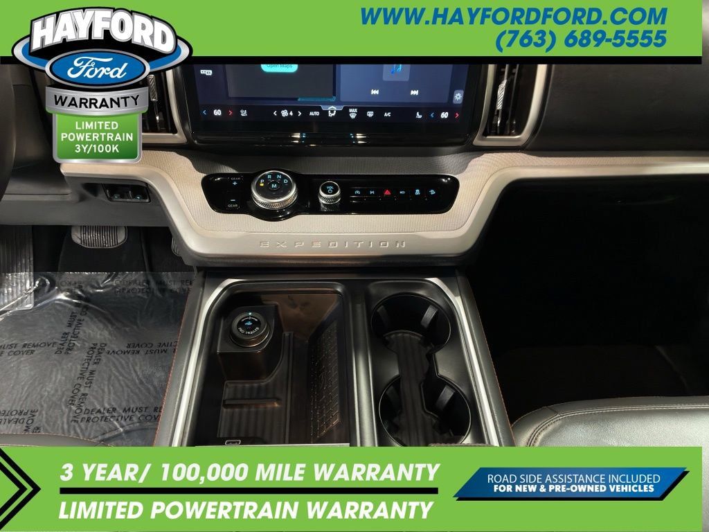 Used 2025 Ford Expedition Active AWD/4WD image 19