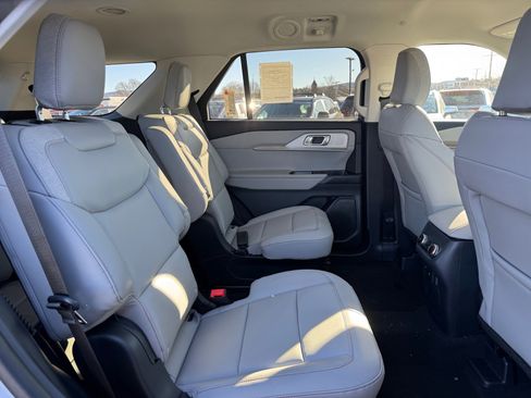 New 2026 Ford Explorer Active w/ Active Comfort Package image 28