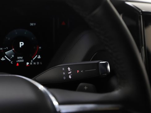 Used 2025 GMC Yukon Denali AWD/4WD image 29