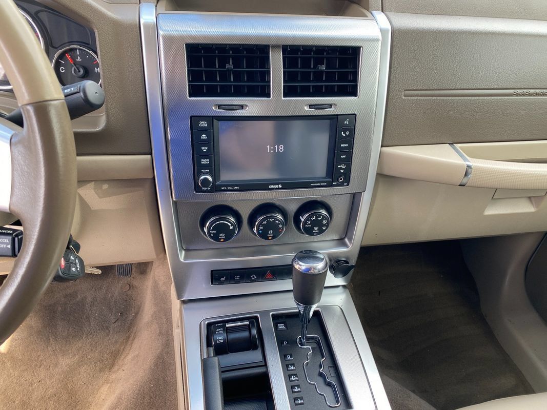 Used 2008 Jeep Liberty Limited w/ Premium Group II AWD/4WD image 18