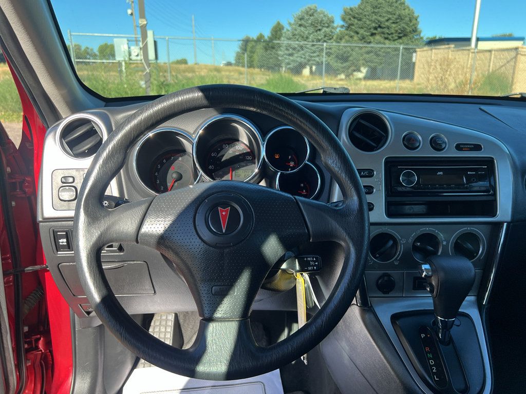 Used 2008 Pontiac Vibe w/ Preferred Package FWD image 12