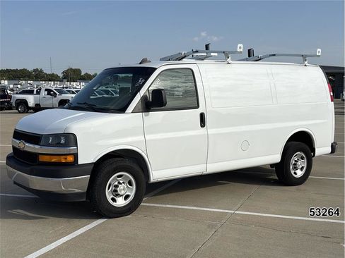 Used 2021 Chevrolet Express 2500 w/ Driver Convenience Package RWD image 1