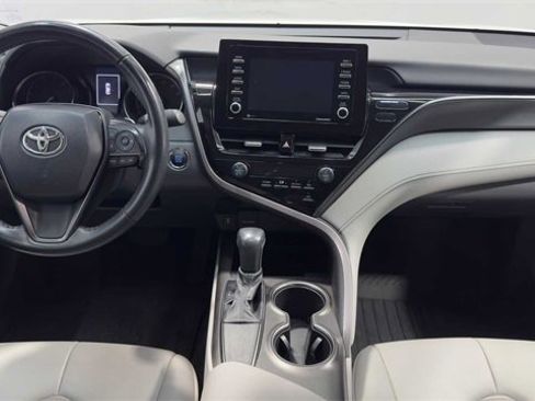 Used 2021 Toyota Camry SE w/ Convenience Package image 16