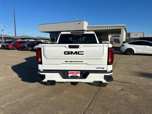 Used 2022 GMC Sierra 1500 AT4 w/ AT4 Premium Package image 6