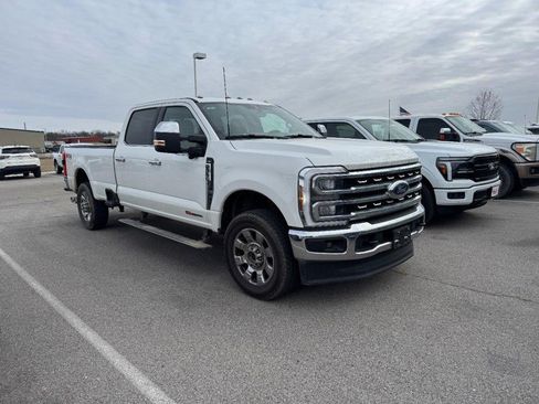 Used 2025 Ford F350 Lariat w/ Chrome Package image 2