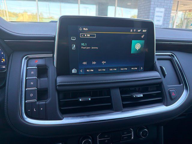 Used 2022 Chevrolet Tahoe Z71 w/ Luxury Package AWD/4WD image 12