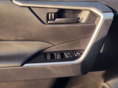 Used 2025 Toyota RAV4 LE image 20