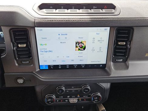 Used 2025 Ford Bronco Badlands AWD/4WD image 17