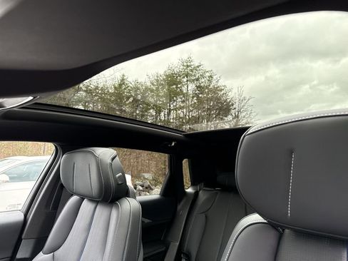 Used 2024 Cadillac Lyriq Luxury image 15