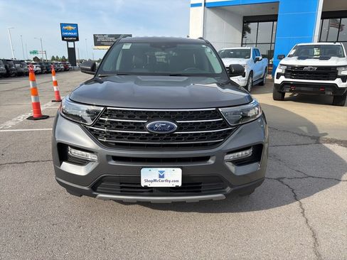 Used 2022 Ford Explorer XLT w/ Equipment Group 202A AWD/4WD image 8