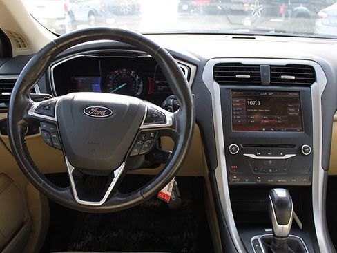 Used 2013 Ford Fusion SE image 10