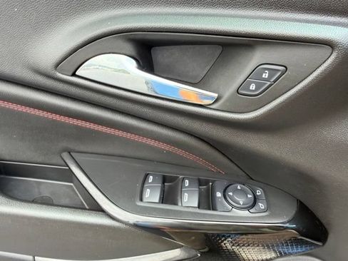 Used 2024 Chevrolet Trax RS w/ Sunroof Package FWD image 26