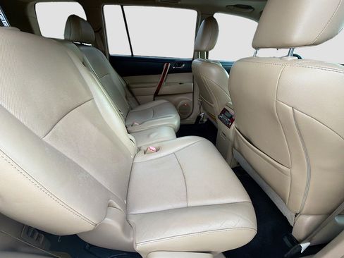 Used 2013 Toyota Highlander Limited image 28