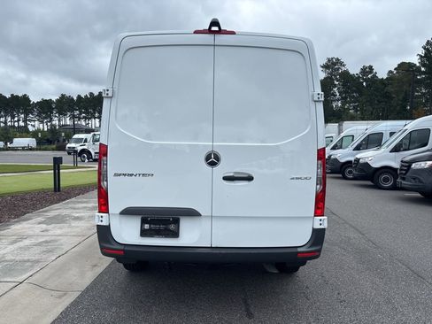 Used 2023 Mercedes-Benz Sprinter 2500 image 4